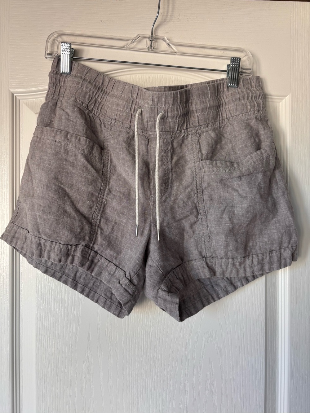Athleta Cabo Linen 4” Shorts gray women’s size 8